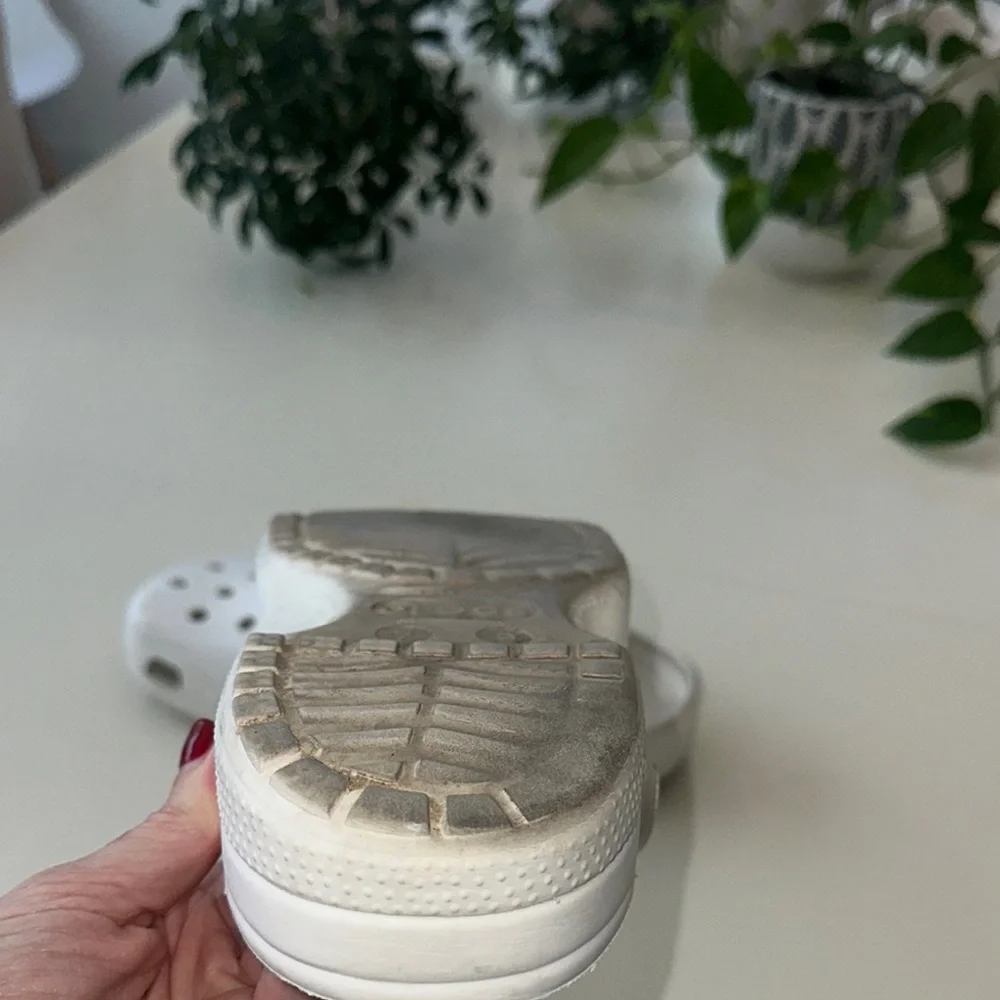 CROCS White Sandals Lightweight Water-Resistant - Picture 6 of 8